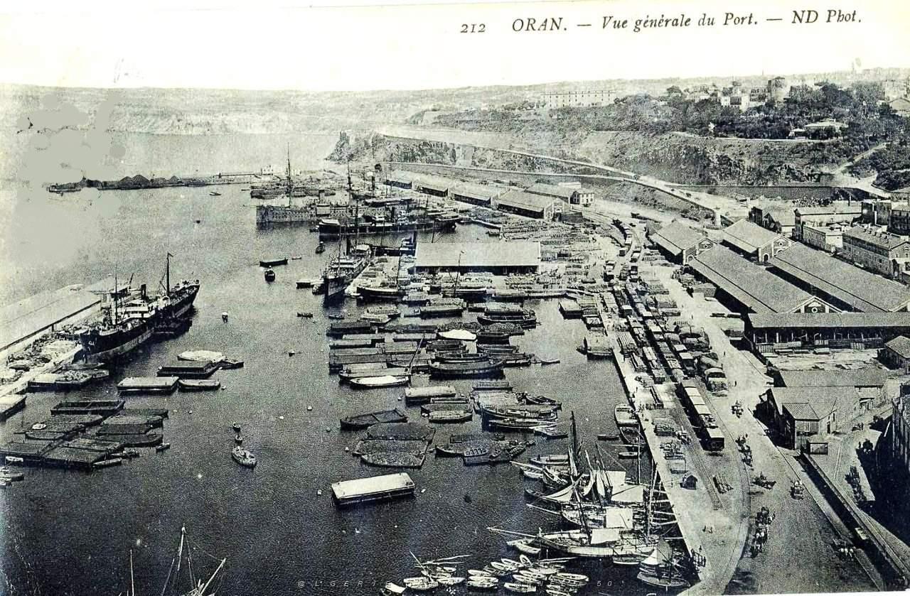Oran- 156- travail sur les quais.jpg